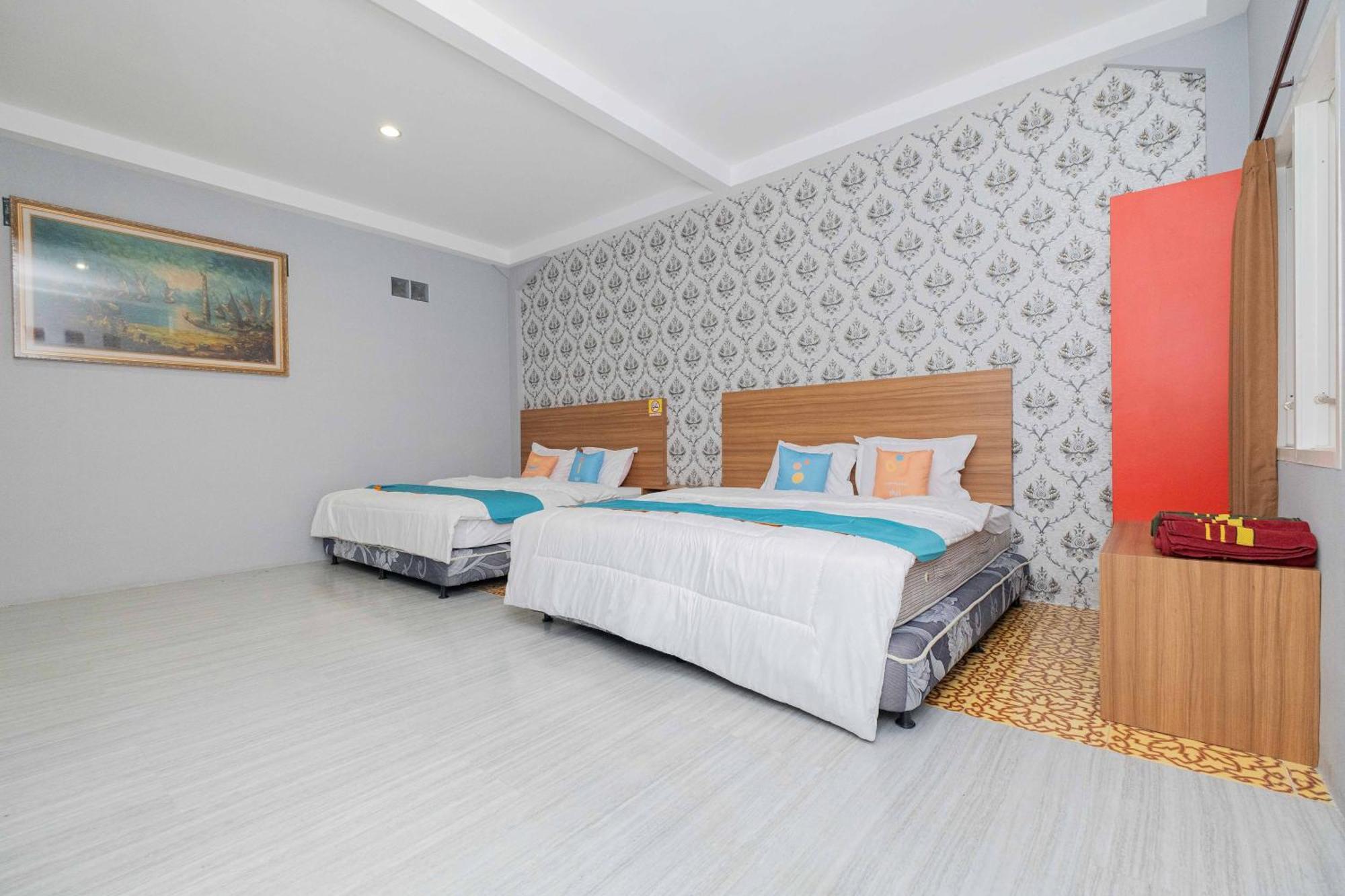 Sans Wm Hotel Blitar Extérieur photo