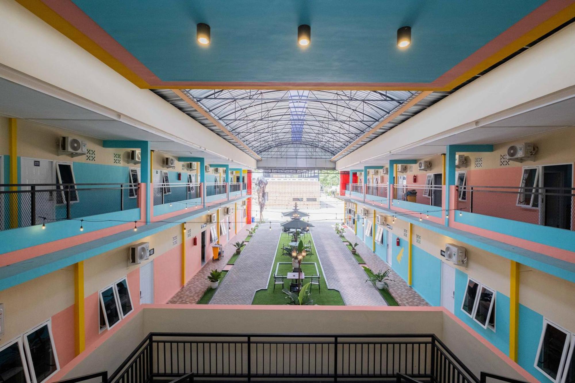 Sans Wm Hotel Blitar Extérieur photo