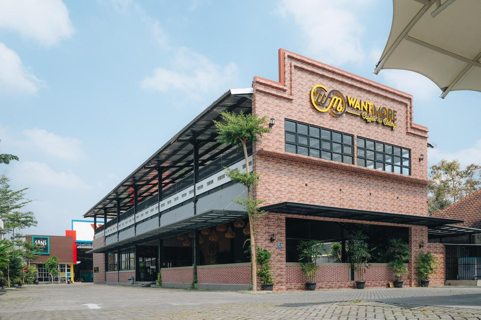 Sans Wm Hotel Blitar Extérieur photo
