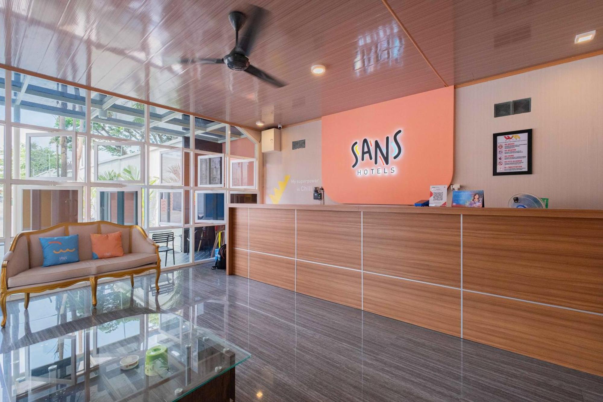 Sans Wm Hotel Blitar Extérieur photo